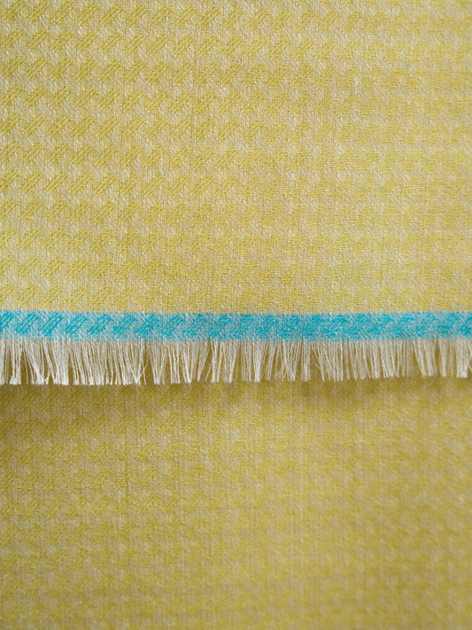 LIGHTWEIGHT DIAMOND STRIPED SHAWL