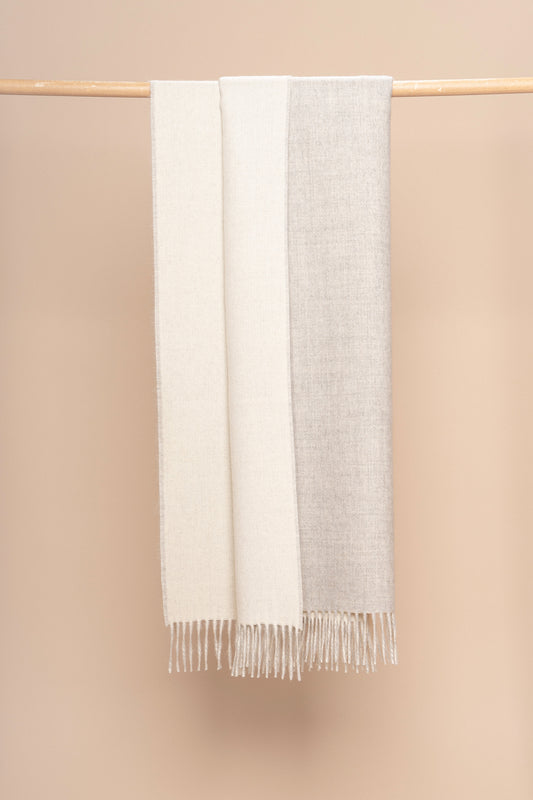 UNDYED REVERSIBLE THROW
